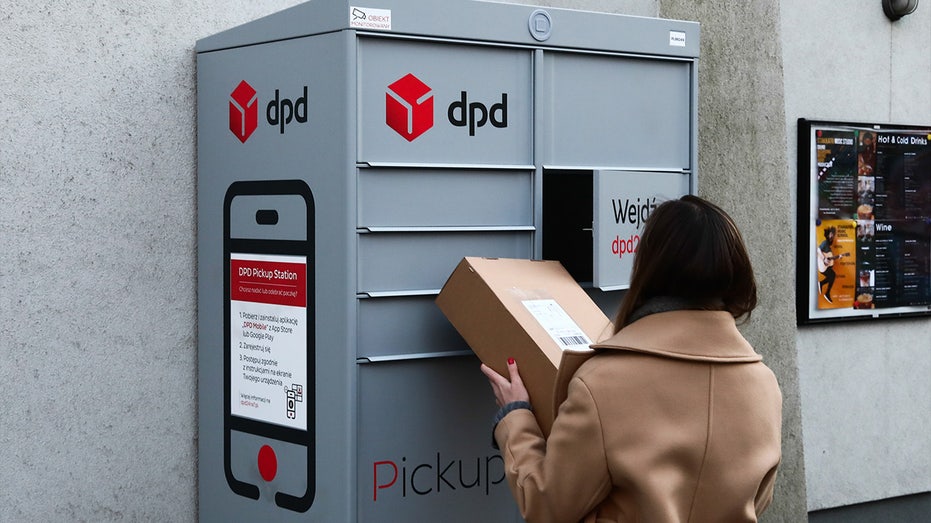 DPD AI error causes chatbot to swear, calls itself the ‘worst delivery service’ to disgruntled user: report [Video]