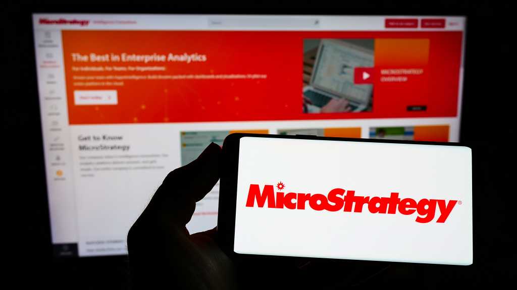 MicroStrategy boosts HyperIntelligence with artificial intelligence [Video]