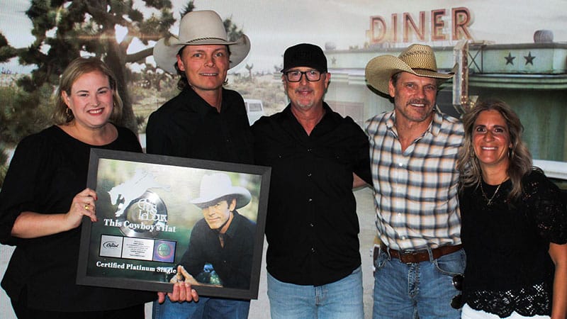 Chris LeDoux’s ‘This Cowboy’s Hat’ receives RIAA platinum certification [Video]