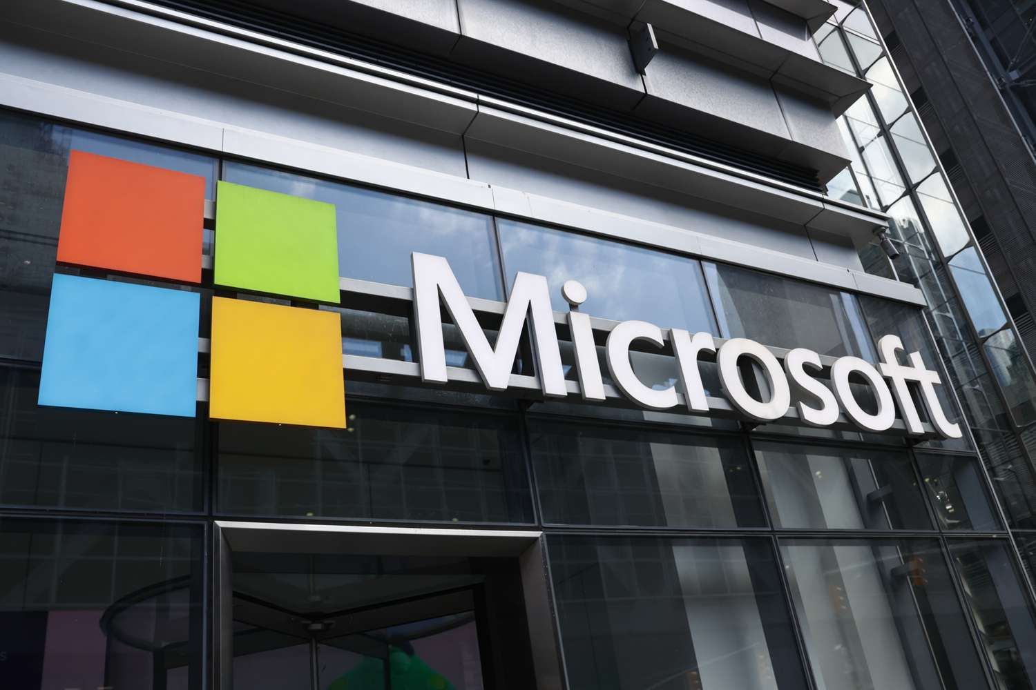 Microsoft Faces Investigation by UK Regulators Over Ties to Inflection AIHere’s Why [Video]