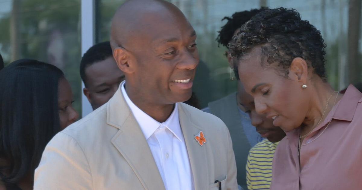 Street in west Louisville named after DeVone Holt, now the president and CEO of the Muhammad Ali Center | News from WDRB [Video]