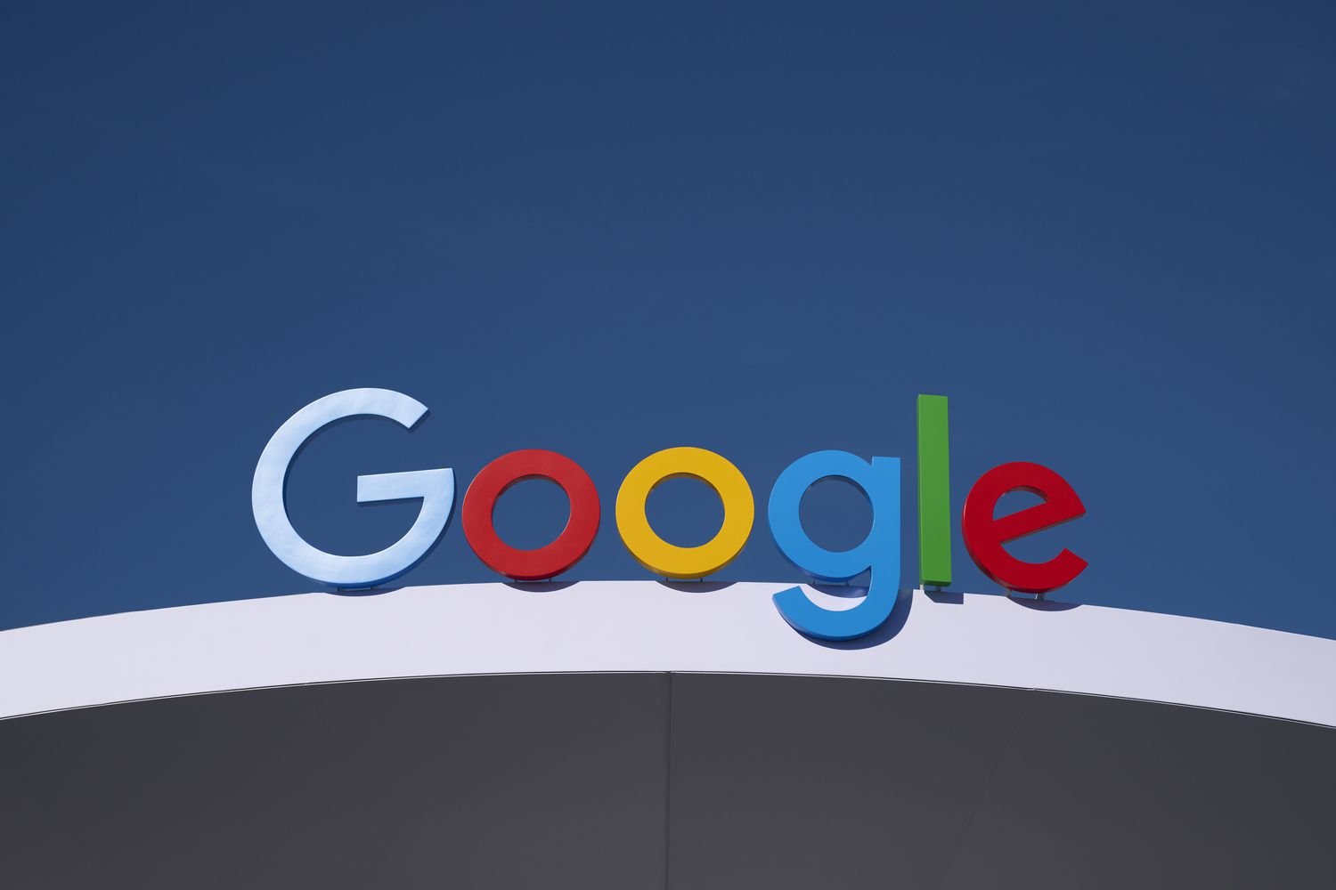 What You Need To Know Ahead of Google Parent Alphabet’s Earnings Report [Video]