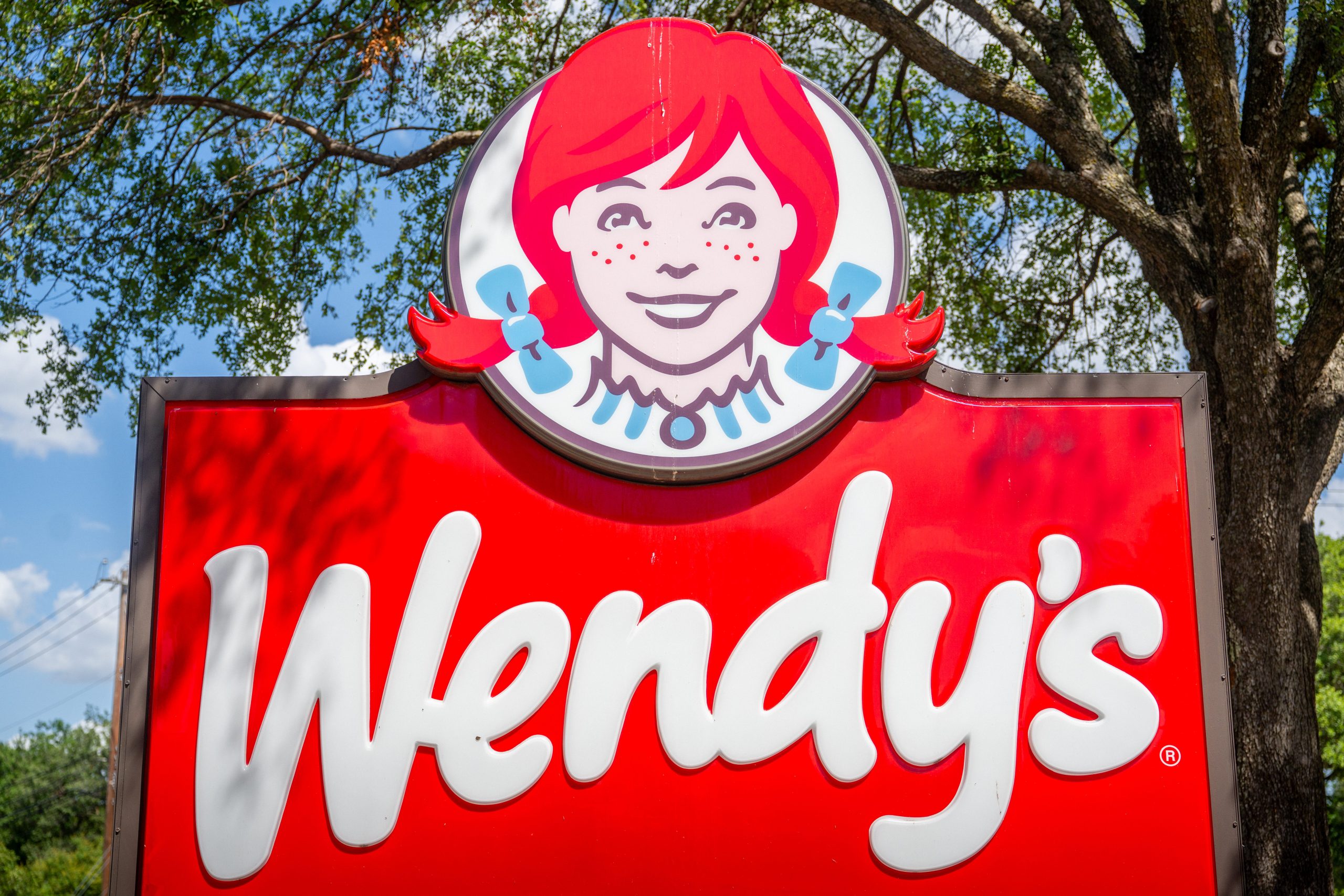 Wendys tests Spanish AI order taker [Video]