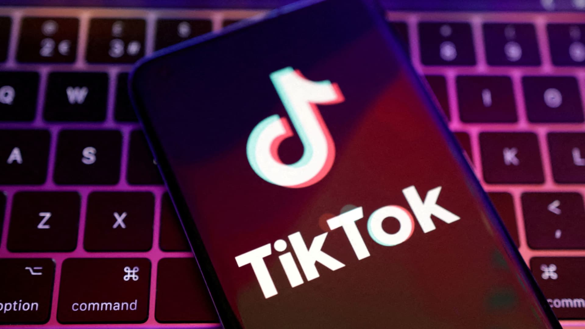 TikTok ‘finfluencers’ predicted the AI rally, can you trust them? [Video]