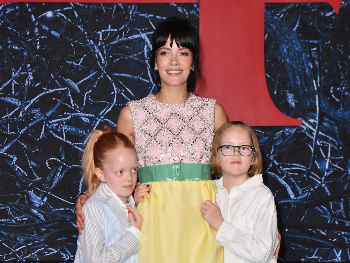 Lily Allen explains why she sent her daughters to private school in Brooklyn [Video]