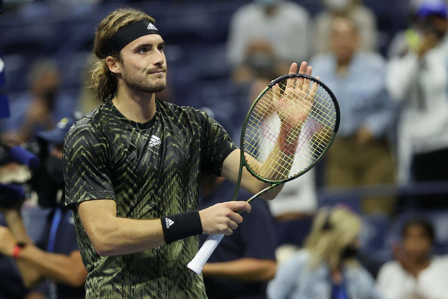 Tennis Star Stefanos Tsitsipas Asks ChatGPT to Roast Him [Video]