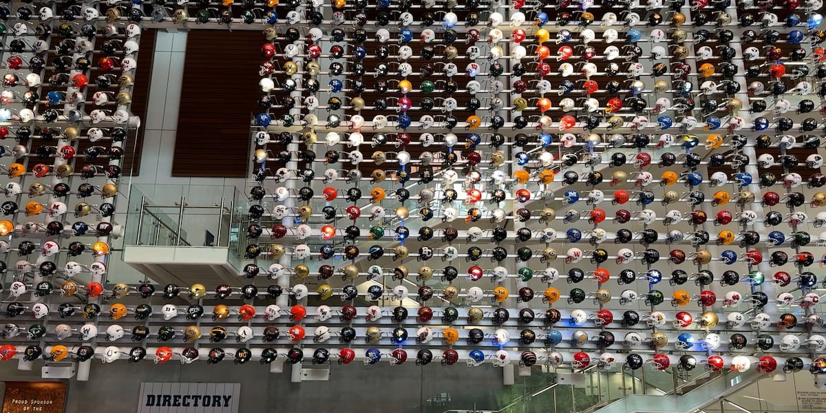 College Football Hall of Fame immersing visitors in history with new AI setup [Video]