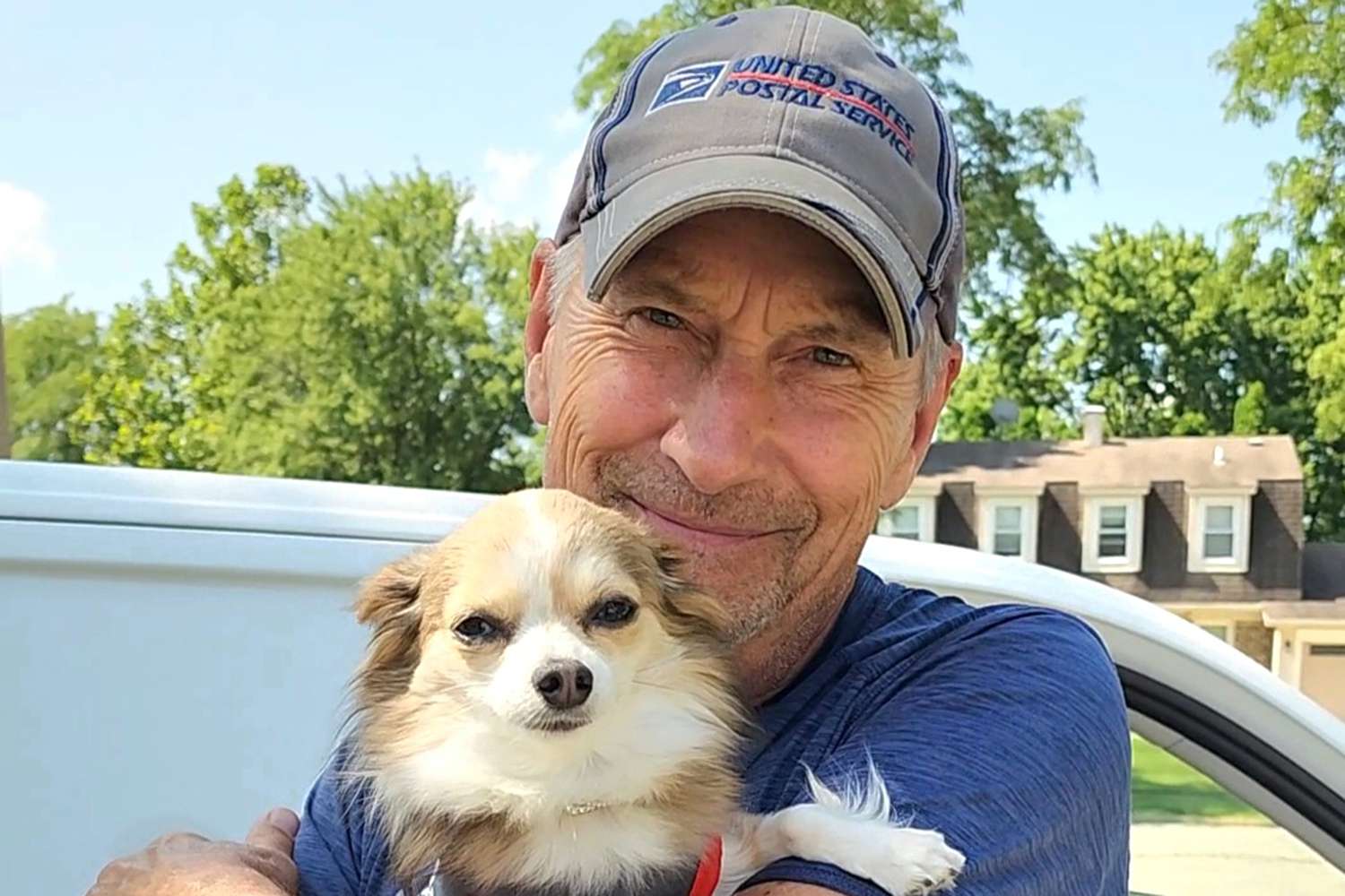 Dog and Mailman Celebrate Sweet Years-Long Friendship with Daily Photos [Video]