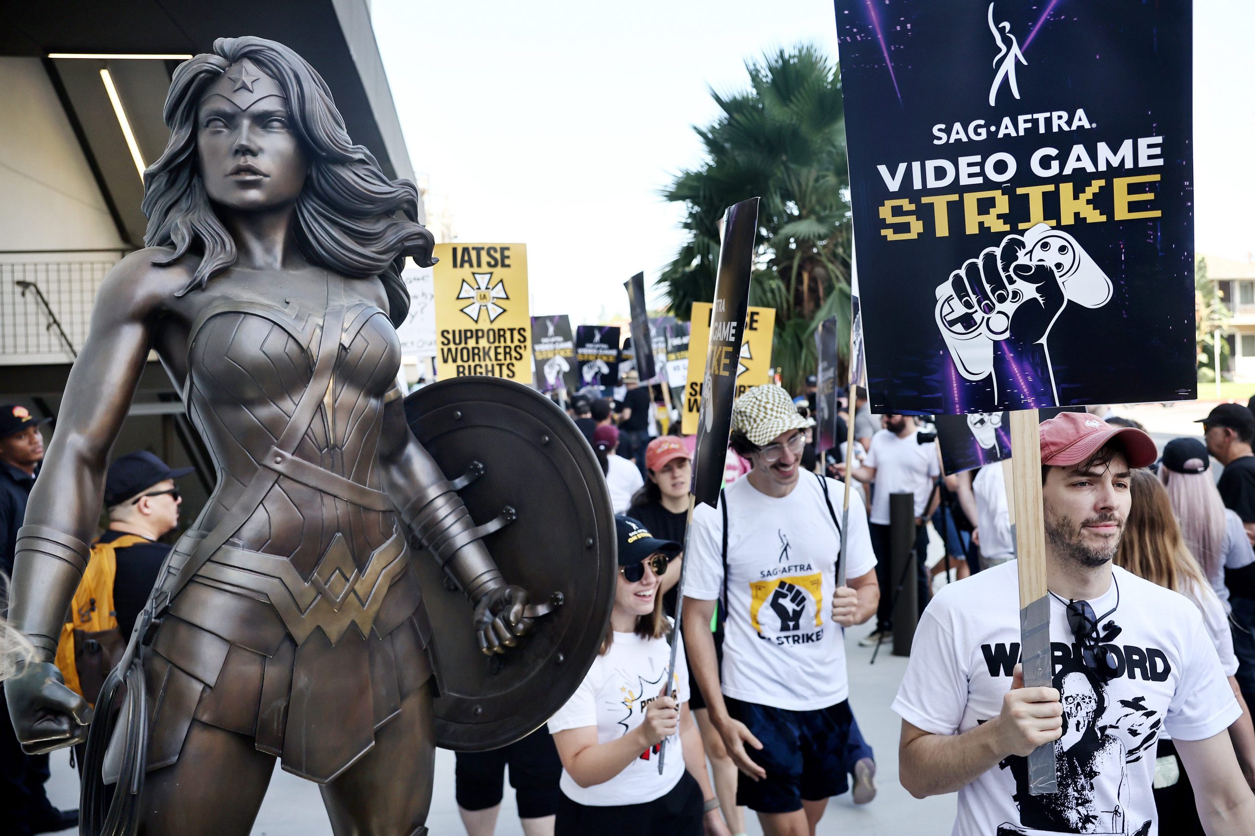 Video game actors picket outside Warner Bros. Games [Video]