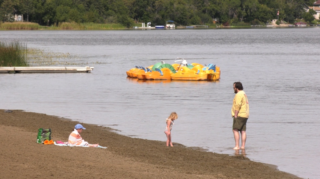 Sask. residents soaking up final days of summer break [Video]