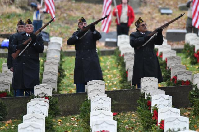 Alton Wreaths Across America Ceremony Widely Attended, Again Raises Deep Emotions [Video]