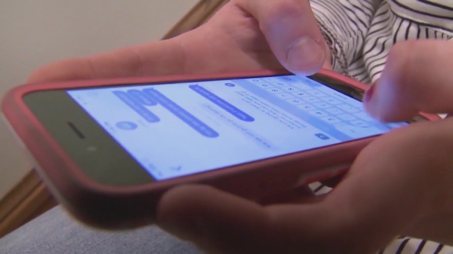 Parents, teachers react to South Carolina adopting ban on use of electronic devices [Video]