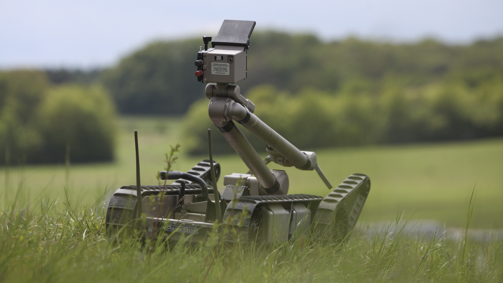 5 Of The Most Impressive Military Robots Ever To See Use On The Battlefield [Video]