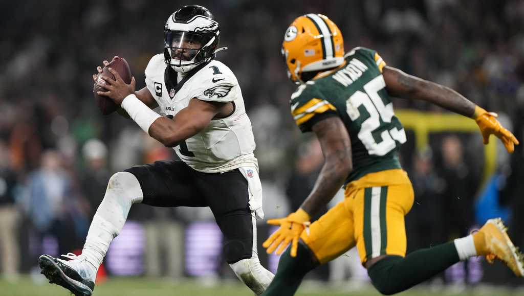 Eagles beat Packers in Brazil [Video]