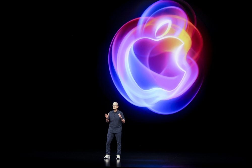 Apples iPhone 16 leaps into AI in attempt to turn a tech trend into a cultural phenomenon [Video]