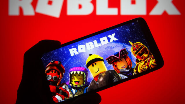 Roblox announces AI tool for generating 3D game worlds from text [Video]