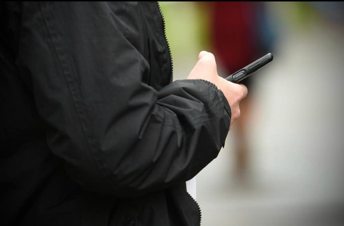 UK’s top 10 pickpocket hotspots all in London amid phone theft epidemic, data reveals [Video]