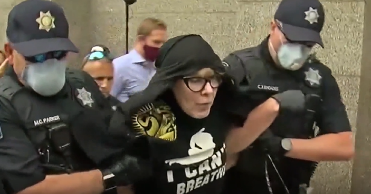 2020 Trump rally protester found not guilty of obstructing officer [Video]