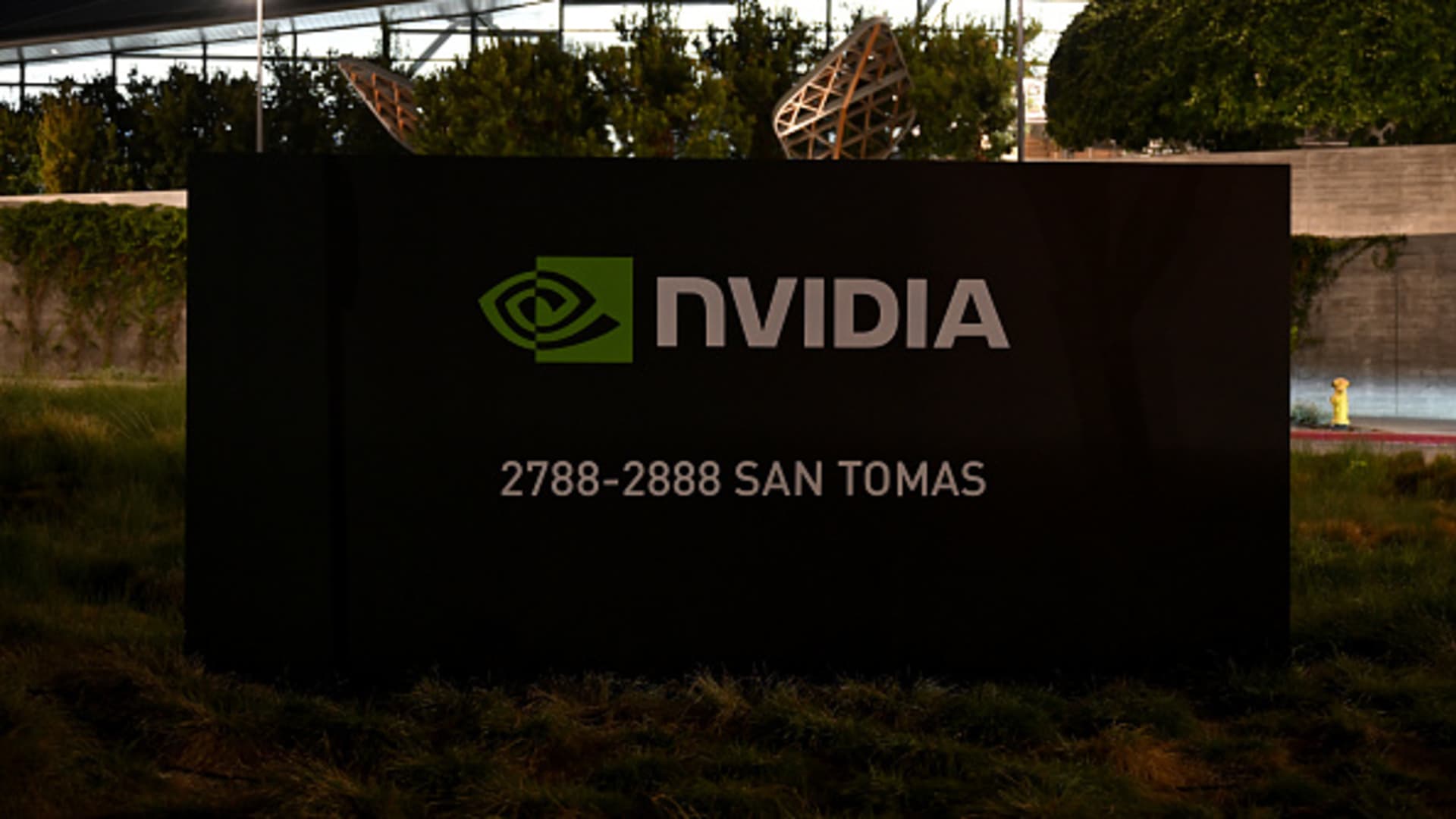 Nvidia CEO Jensen Huang revived the AI trade this week. Here’s how the pros are playing it [Video]