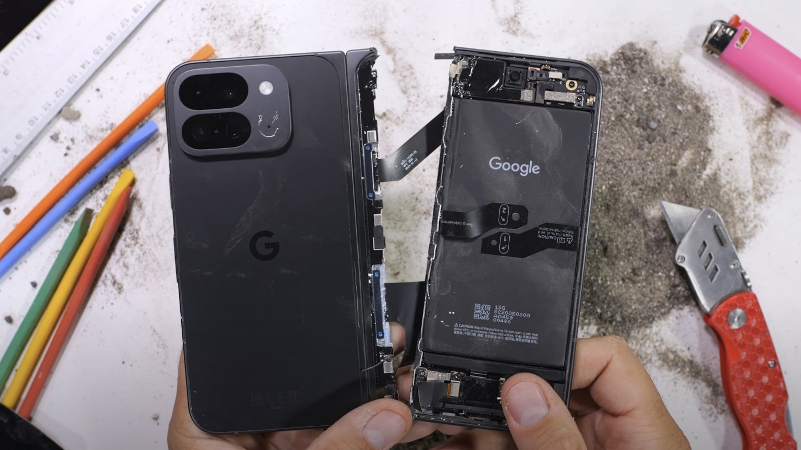 Buying Google Pixel 9 Pro Fold? Remember not to bend the display too far or [Video]