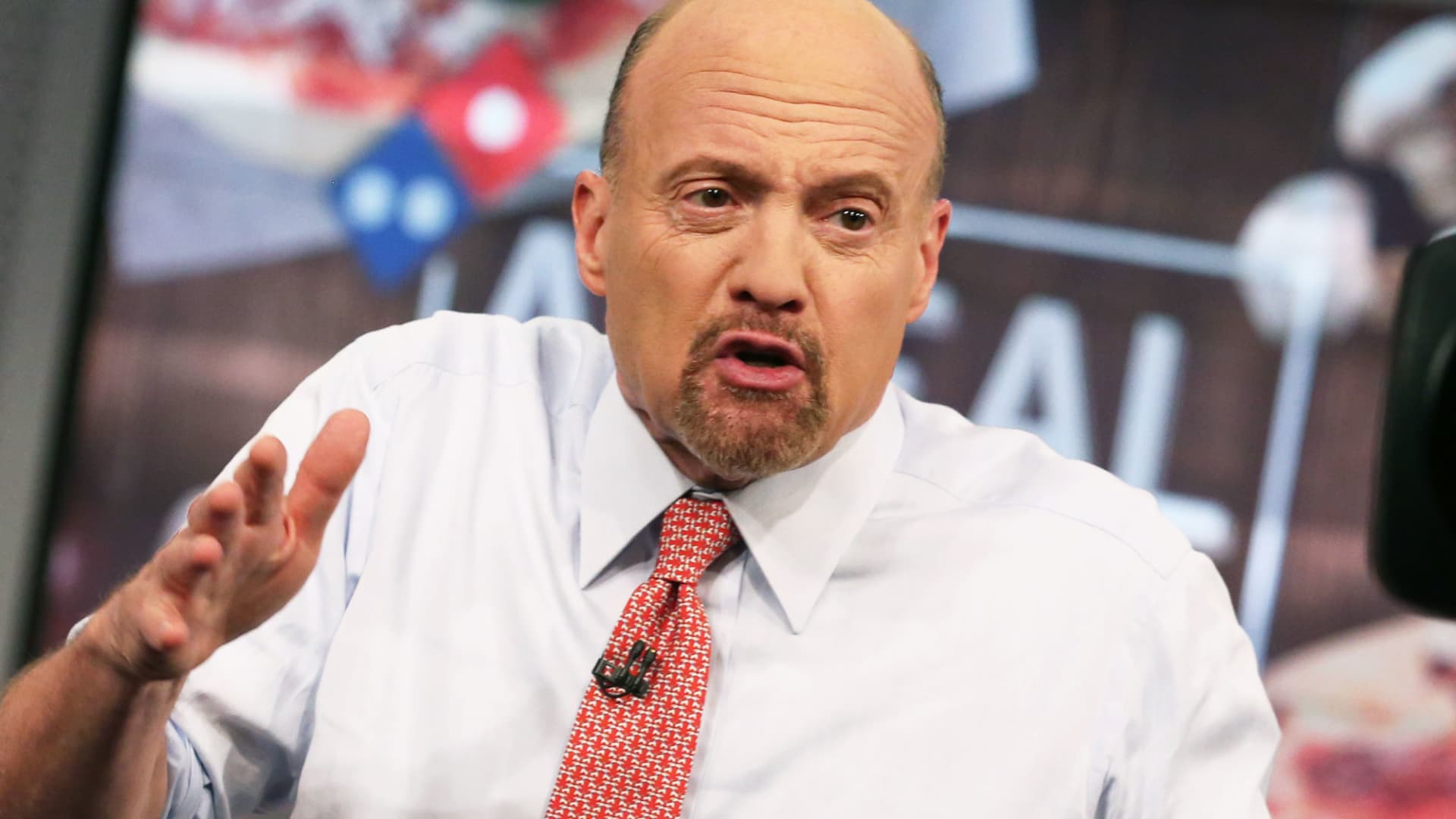 Cramer explains what the Fed’s rate cuts mean for tech stocks [Video]