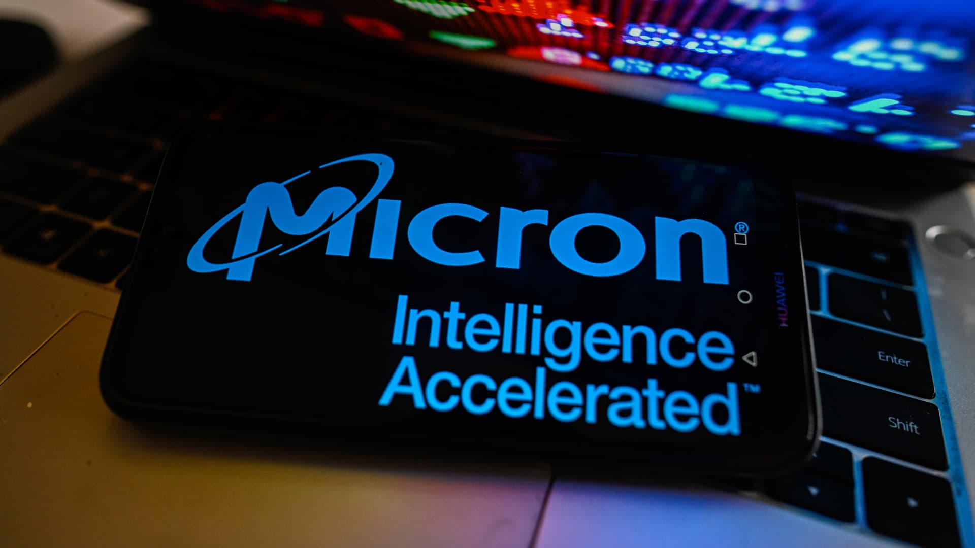 Micron shares surge after upbeat first-quarter forecast due to AI demand for memory chips [Video]