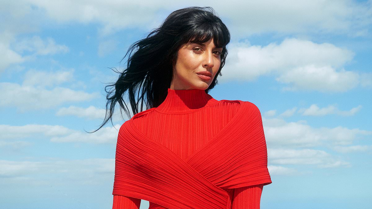 Jameela Jamil reveals she refuses to turn experience of deepfake nudes being made of her ‘into a thing I fear’ and says the men who made them are ‘deeply cringe’ [Video]