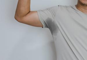 Science Finds Link Between Excessive Sweating, Sensitive Skin [Video]