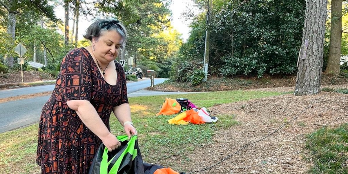 Halloween decorations damaged in DeKalb County, residents say [Video]