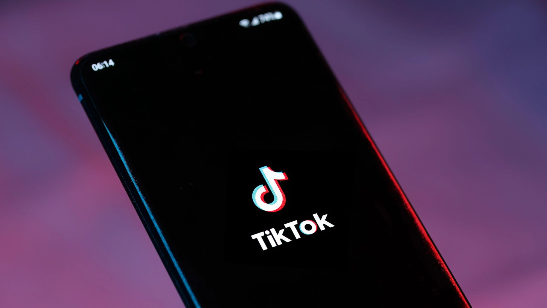 Pika Art AI: How app that’s gone viral on TikTok can crush squish inflate & cake your photos [Video]