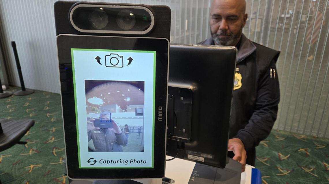 TSA rolls out new facial recognition units at Portland airport [Video]