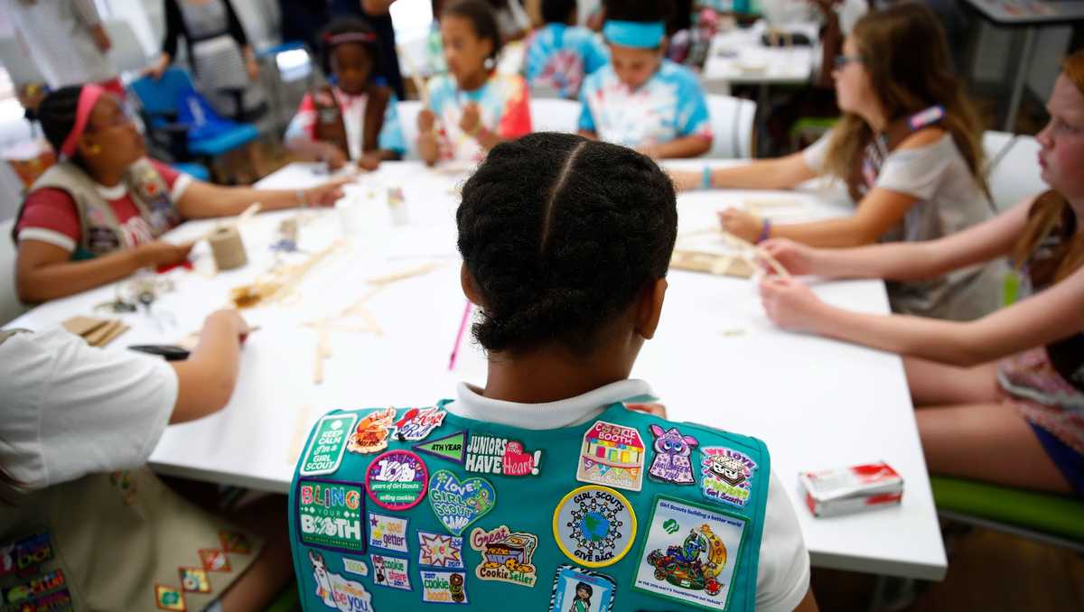 Girl Scout fees could soon triple in price. Members say the number is out of reach for many families [Video]