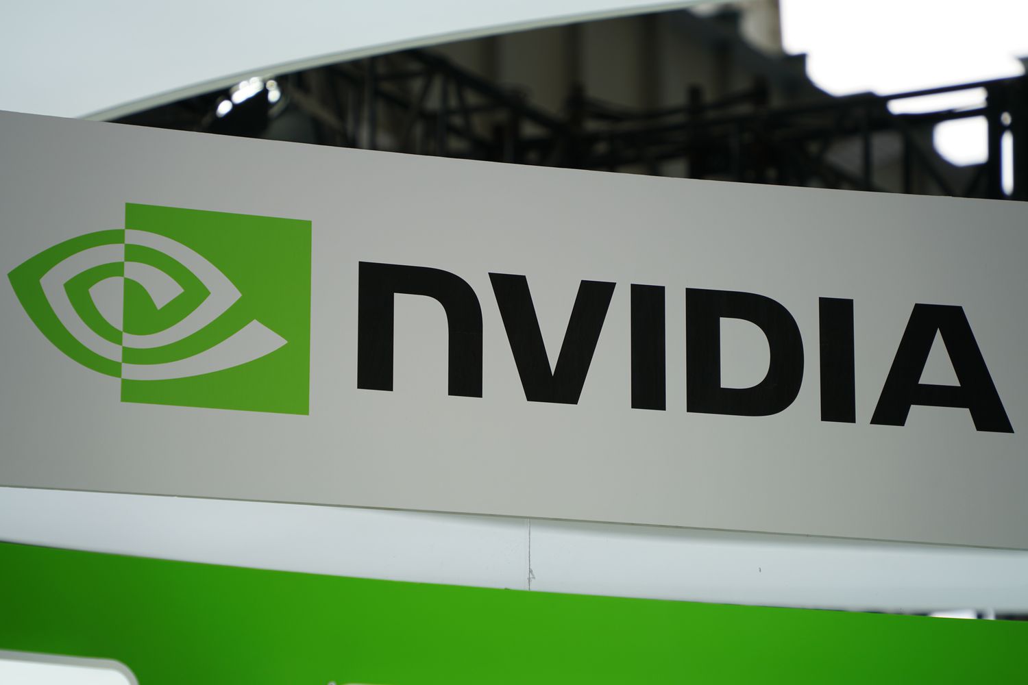 Nvidia Stock Climbs to Fresh High as Analysts Grow More Bullish [Video]