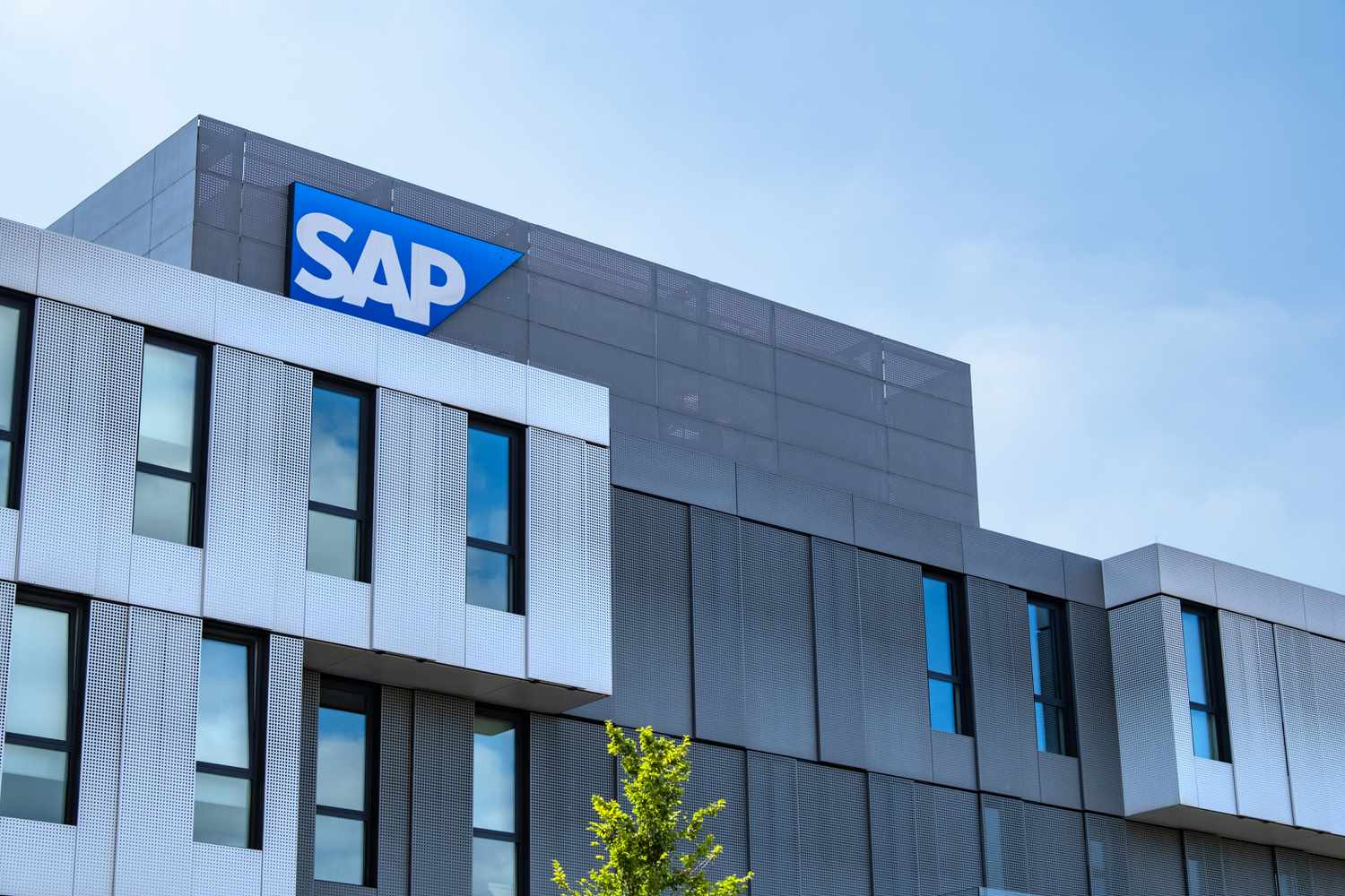 SAP Stock Hits Record High as Demand for Its Cloud Products Soars [Video]