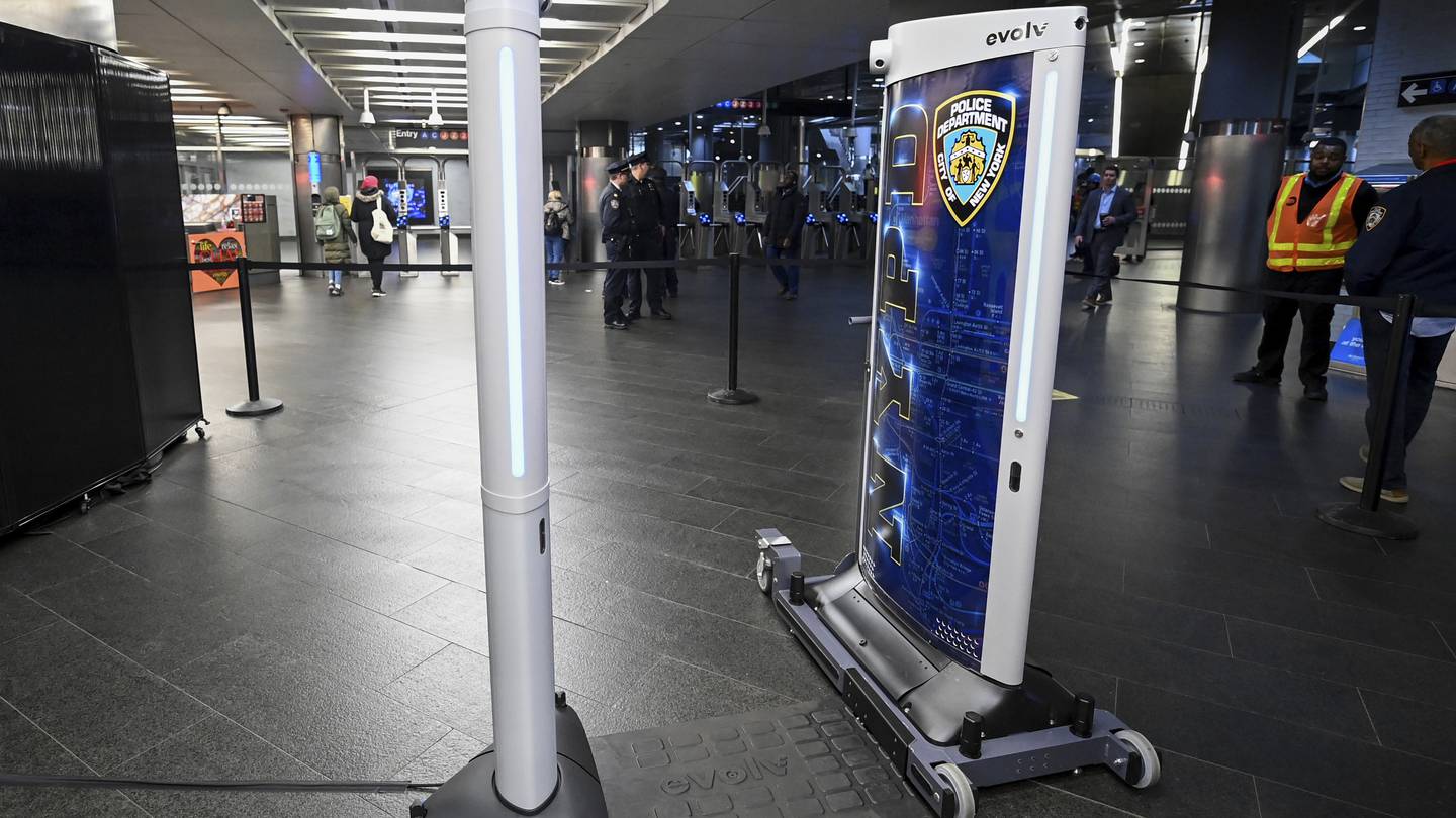 AI-powered weapons scanners used in NYC subway found zero guns in one month test  WSOC TV [Video]