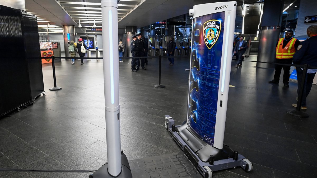 AI-powered weapons scanners in NYC subway found zero guns in month test  NBC New York [Video]