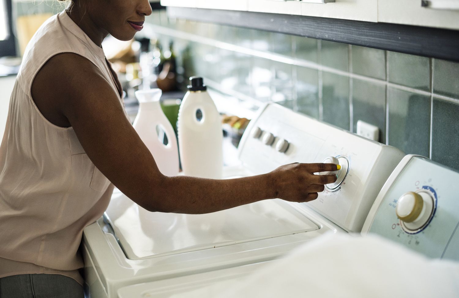 How to Clean a Top-Loading Washing Machine, According to Laundry Pros [Video]