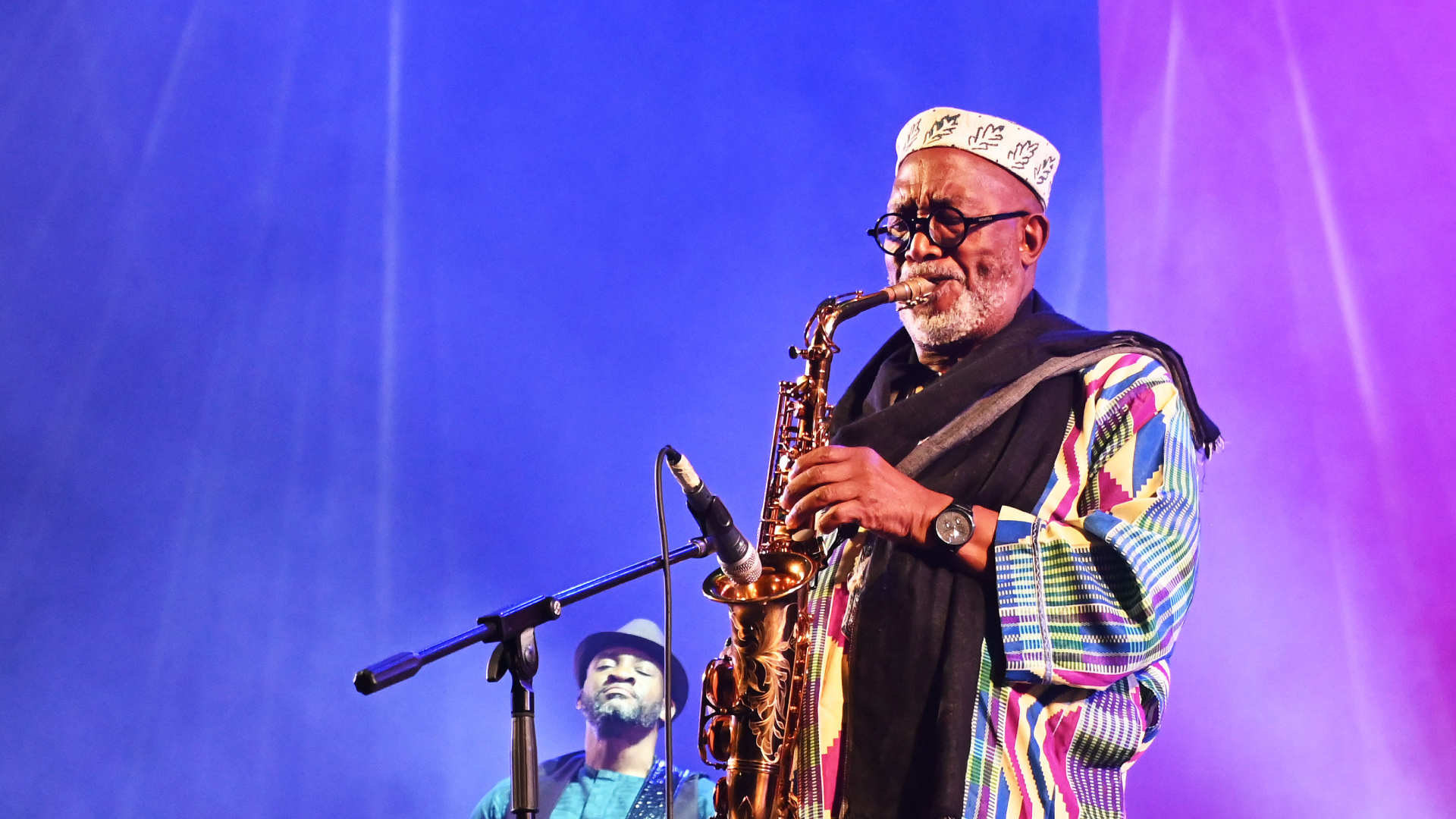 South Africas Sipho Hotstix Mabuse on arts role in resistance | Music [Video]