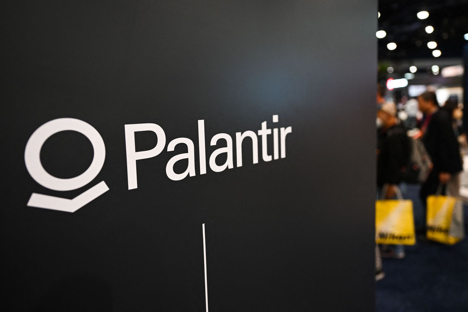 What Wall Street Analysts Think of Palantir’s Stock Ahead of Earnings [Video]