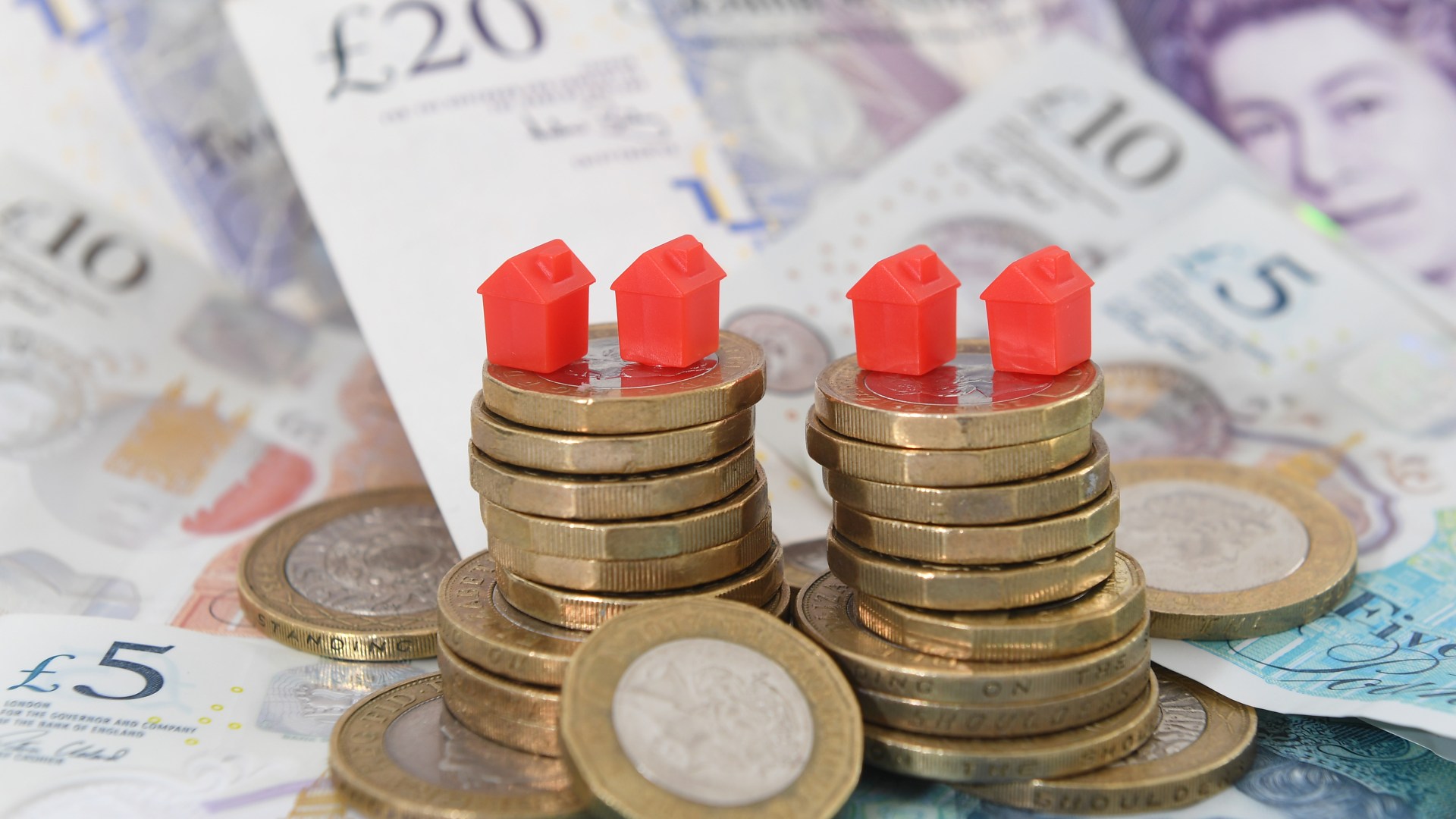 Nationwide, Santander and HSBC HIKE mortgage rates despite Bank of England cut – see the full list [Video]