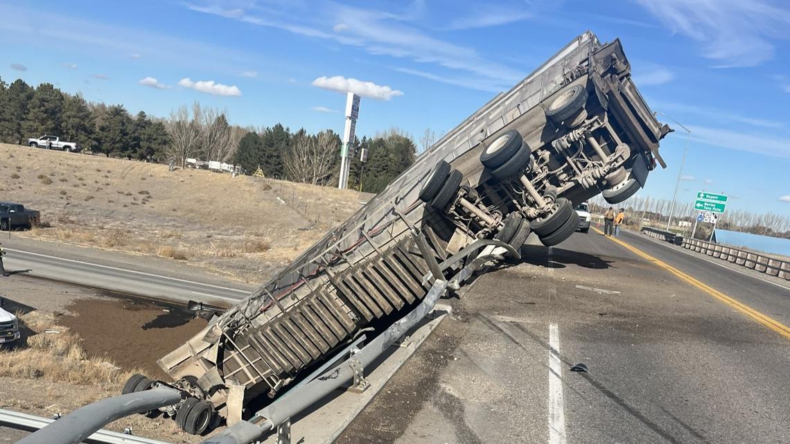 Crash causes eastbound I-84 to close temporarily [Video]