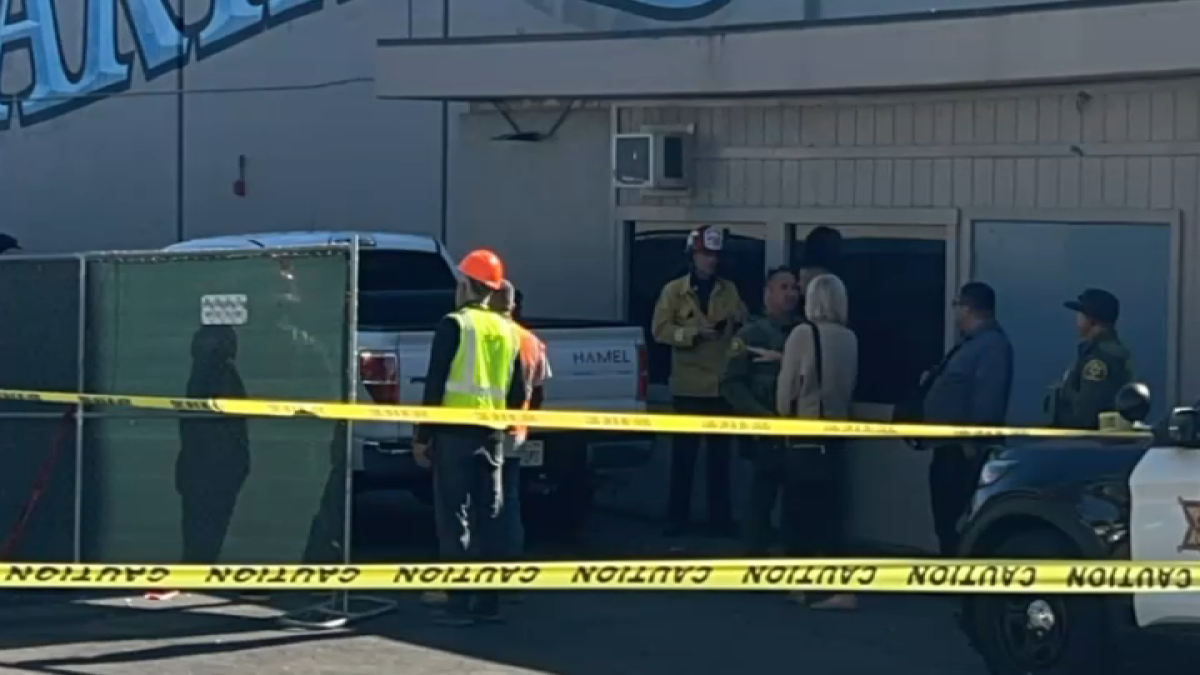 Worker killed at Villa Park high school in Orange County  NBC Los Angeles [Video]