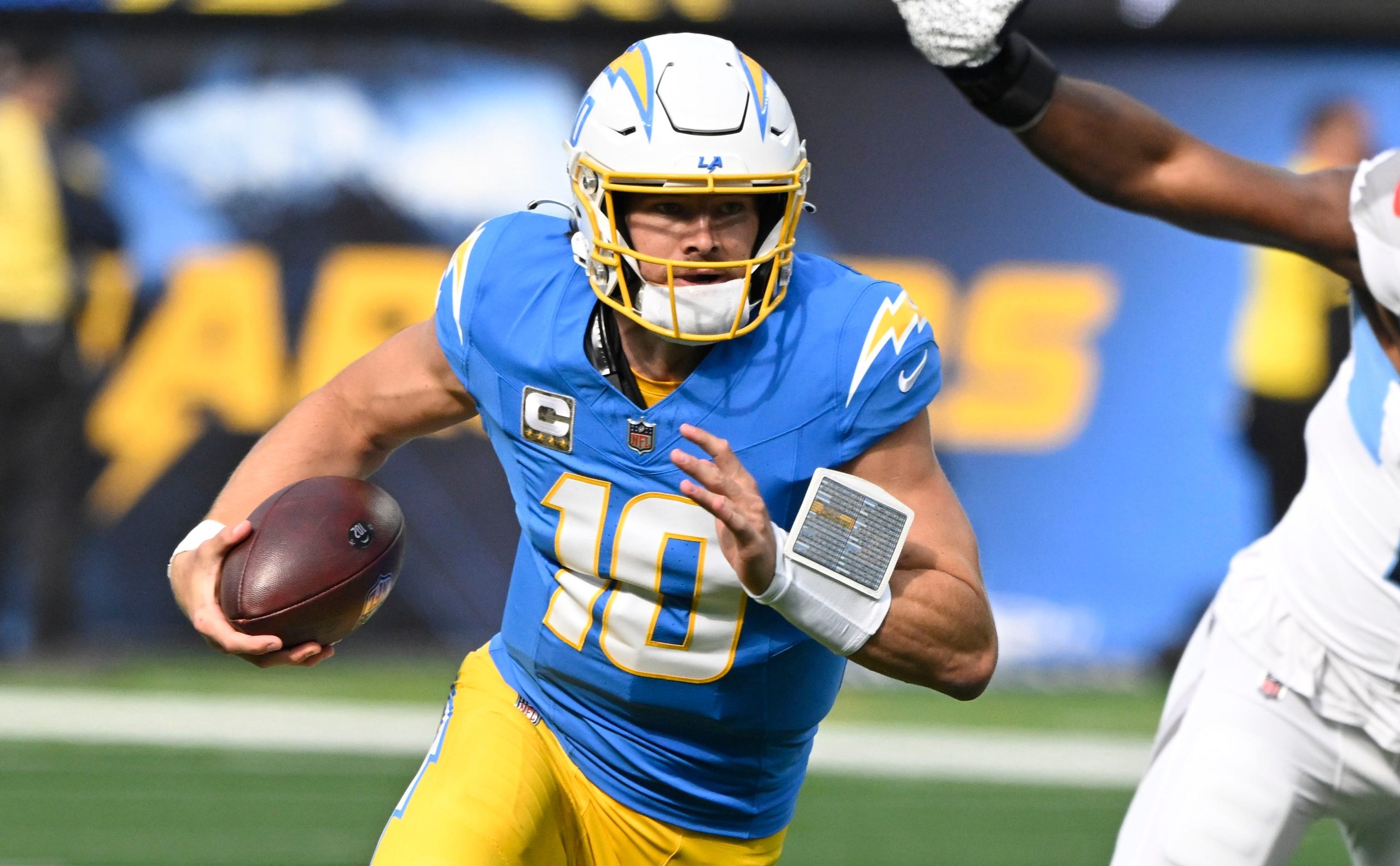 NFL Week 11 Model Picks: Back Chargers and Saints [Video]