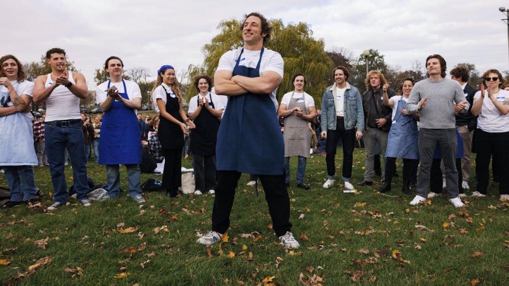 Chicago hosts Jeremy Allen White lookalike contest [Video]