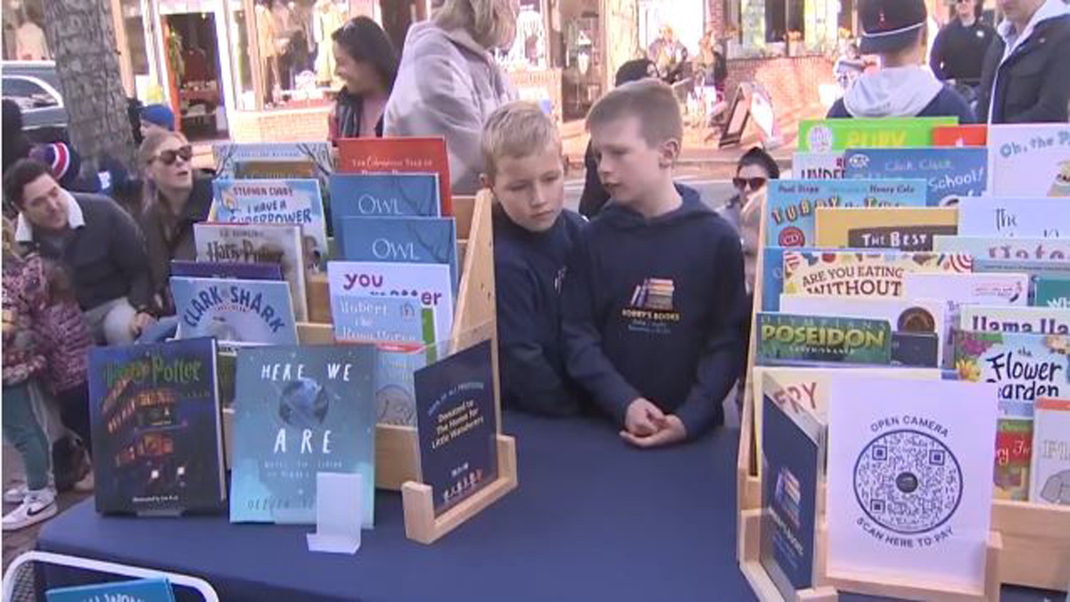 Winchester 8-year-old opens book stand to raise money for good cause – Boston News, Weather, Sports [Video]