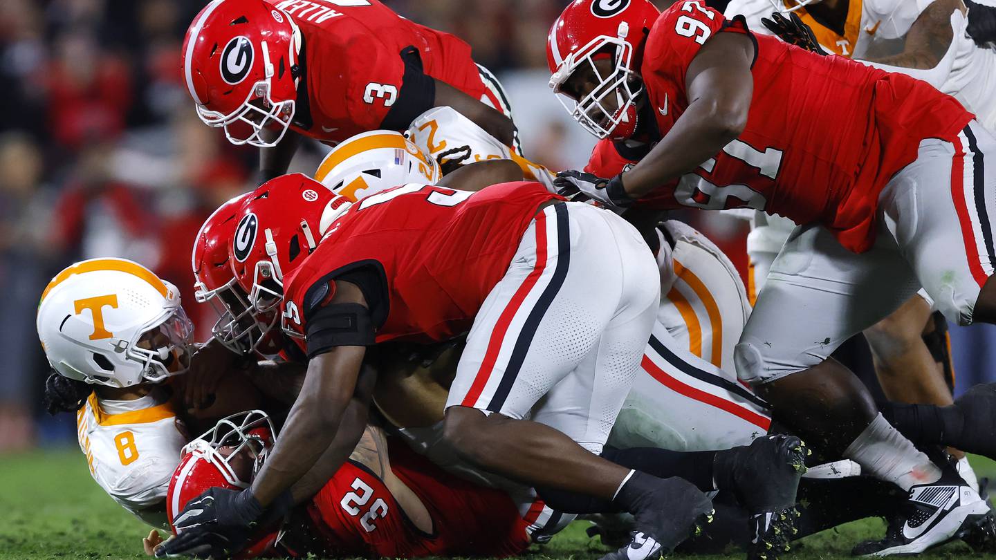 Kirby Smart rips CFP committee after Georgia’s 31-17 thrashing of Tennessee: I don’t know what they’re looking for”  WSOC TV [Video]