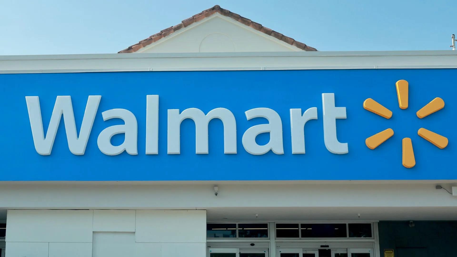 Walmart’s accidentally gay Christmas decorations go viral [Video]