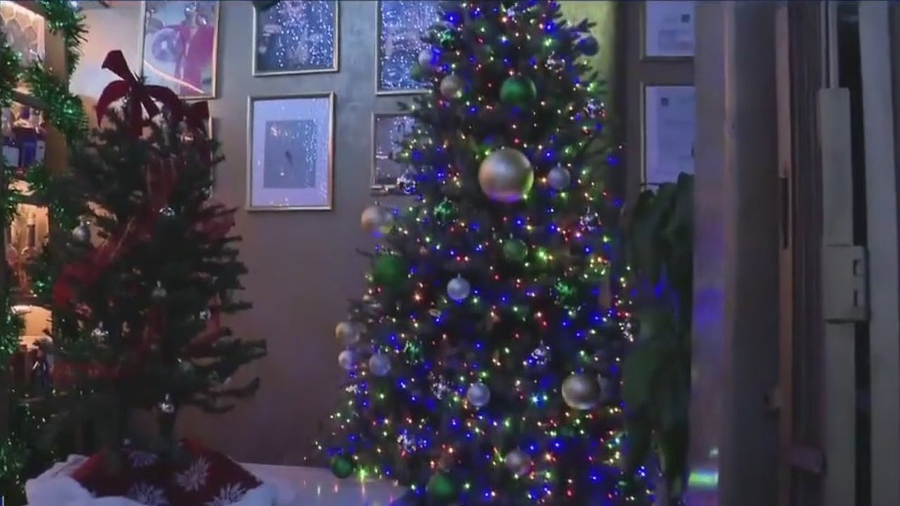 Houston Heights holiday pop up bar providing immersive experience [Video]