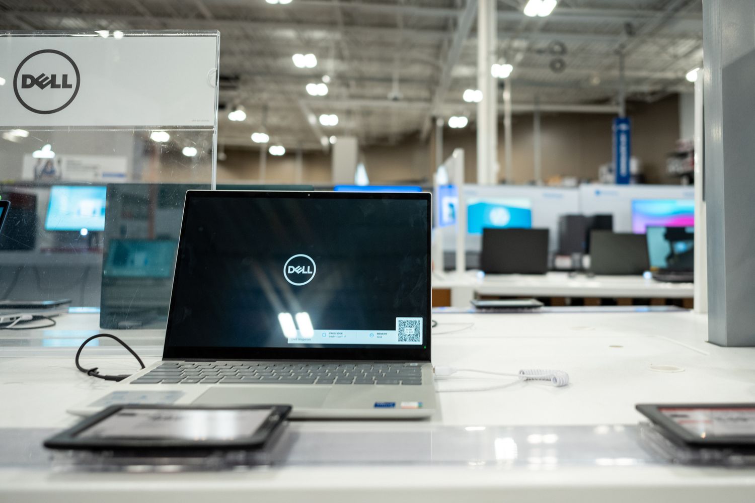 Dell Could Be Poised to Benefit From AI Boom, Despite ‘Messy’ Results, Analysts Say [Video]