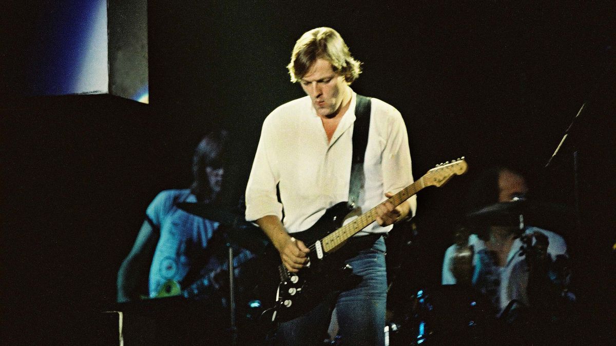 Man, this is a hit!: Roger Waters vision, David Gilmours classic solo and a disco groove – the magic combination in Pink Floyds freak Christmas No 1 [Video]